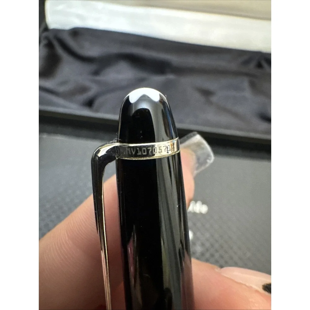 Luxurious Montblanc Meisterstuck 163 Classique Rollerball Pen